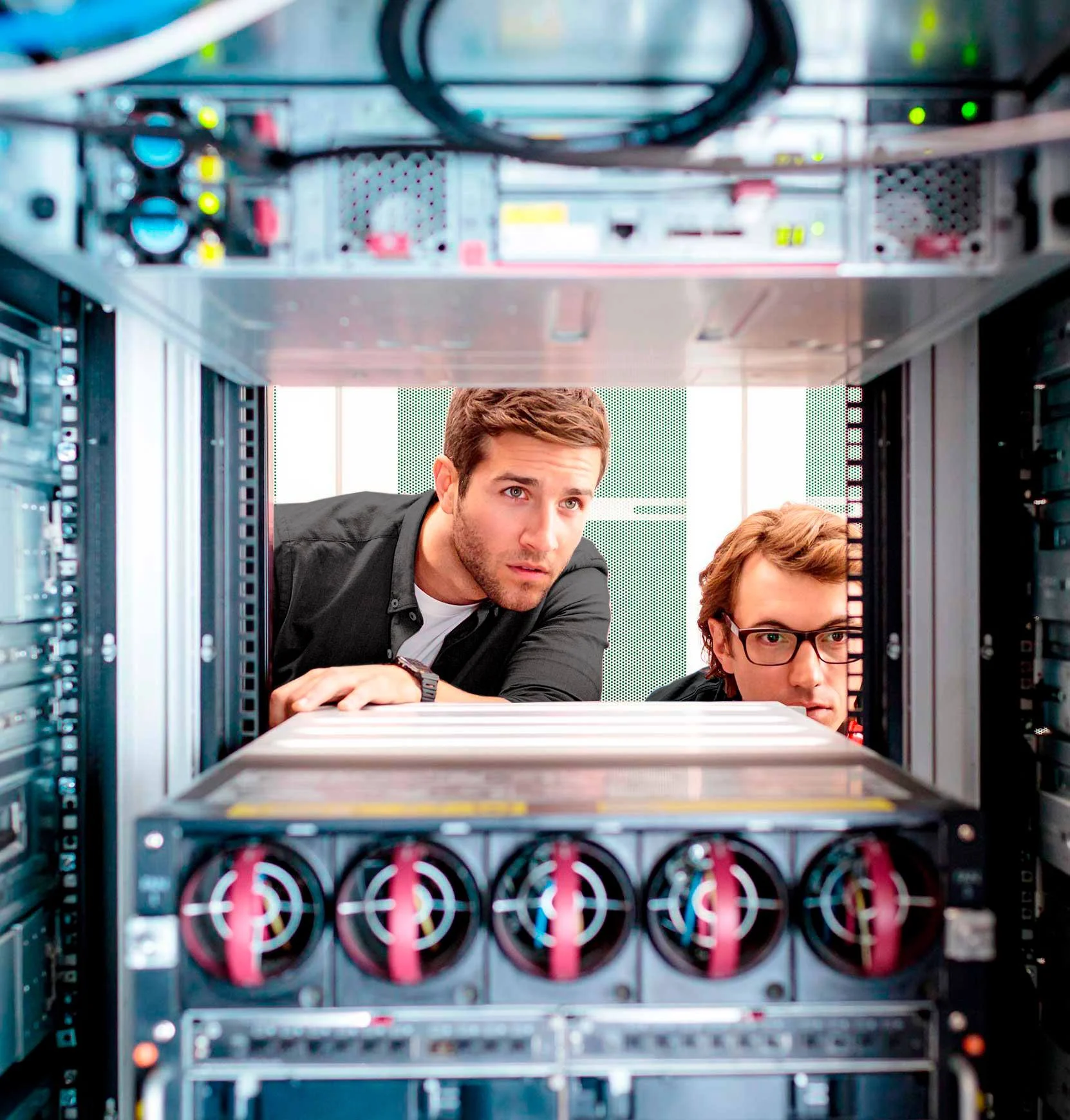 mutari-echipamente-it-server-ingineri mutari-echipamente-it-server-ingineri